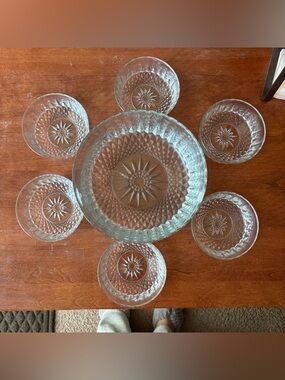 vintage Arcoroc France 7-piece "Diamant" pattern clear glass bowl set